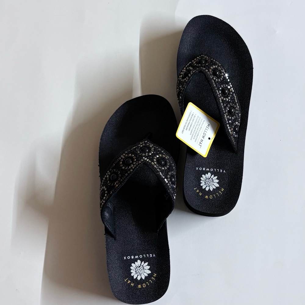 YELLOW BOX BLACKLY BLACK SANDALS MEDIUM WIDTH NEW IN BOX - Picture 7 of 7